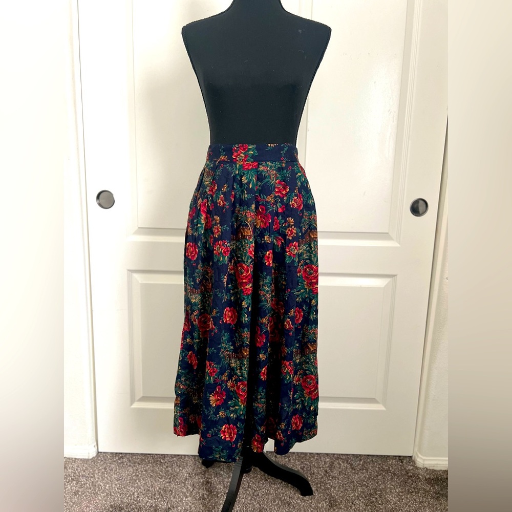 Vintage high waisted floral skirt